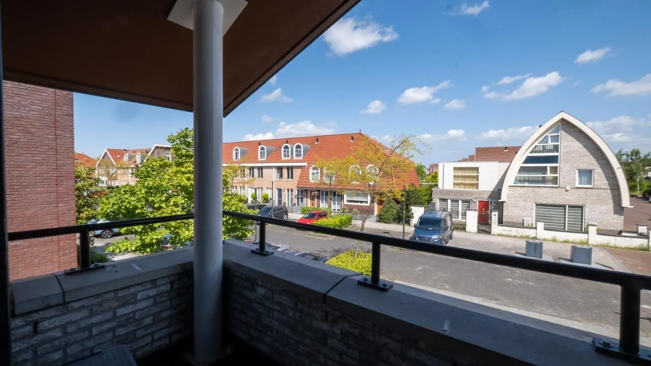 Holiday home Big 5-Bedroom House In Capelle Aan Den Ijssel Netherlands