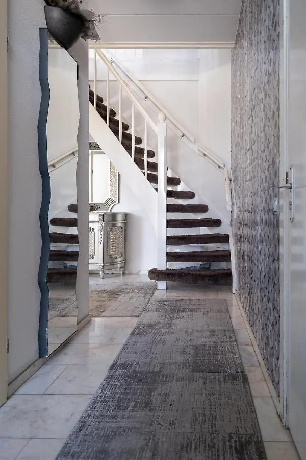 Big 5-Bedroom House In Capelle Aan Den Ijssel Netherlands
