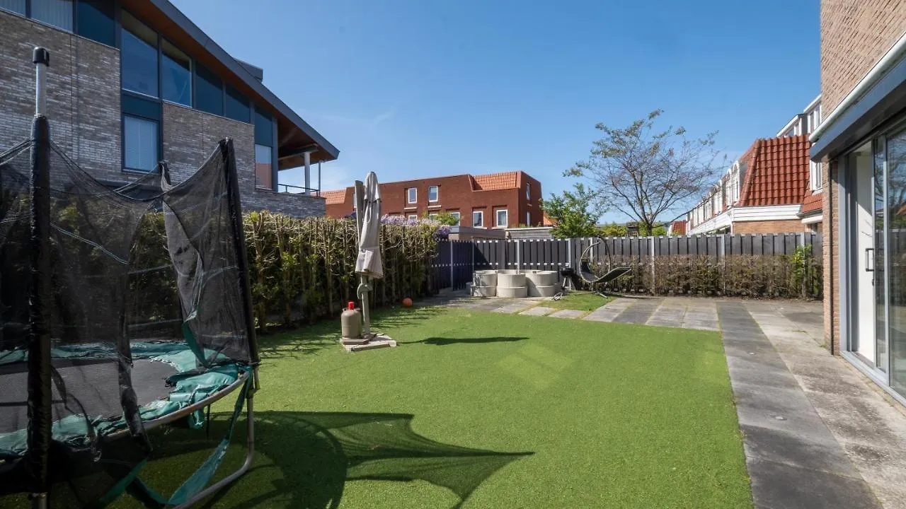 Big 5-Bedroom House In Capelle Aan Den Ijssel