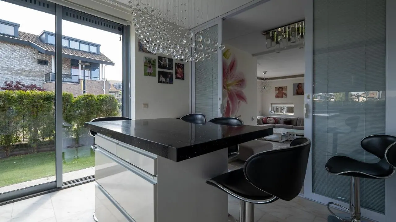 Holiday home Big 5-Bedroom House In Capelle Aan Den Ijssel Netherlands